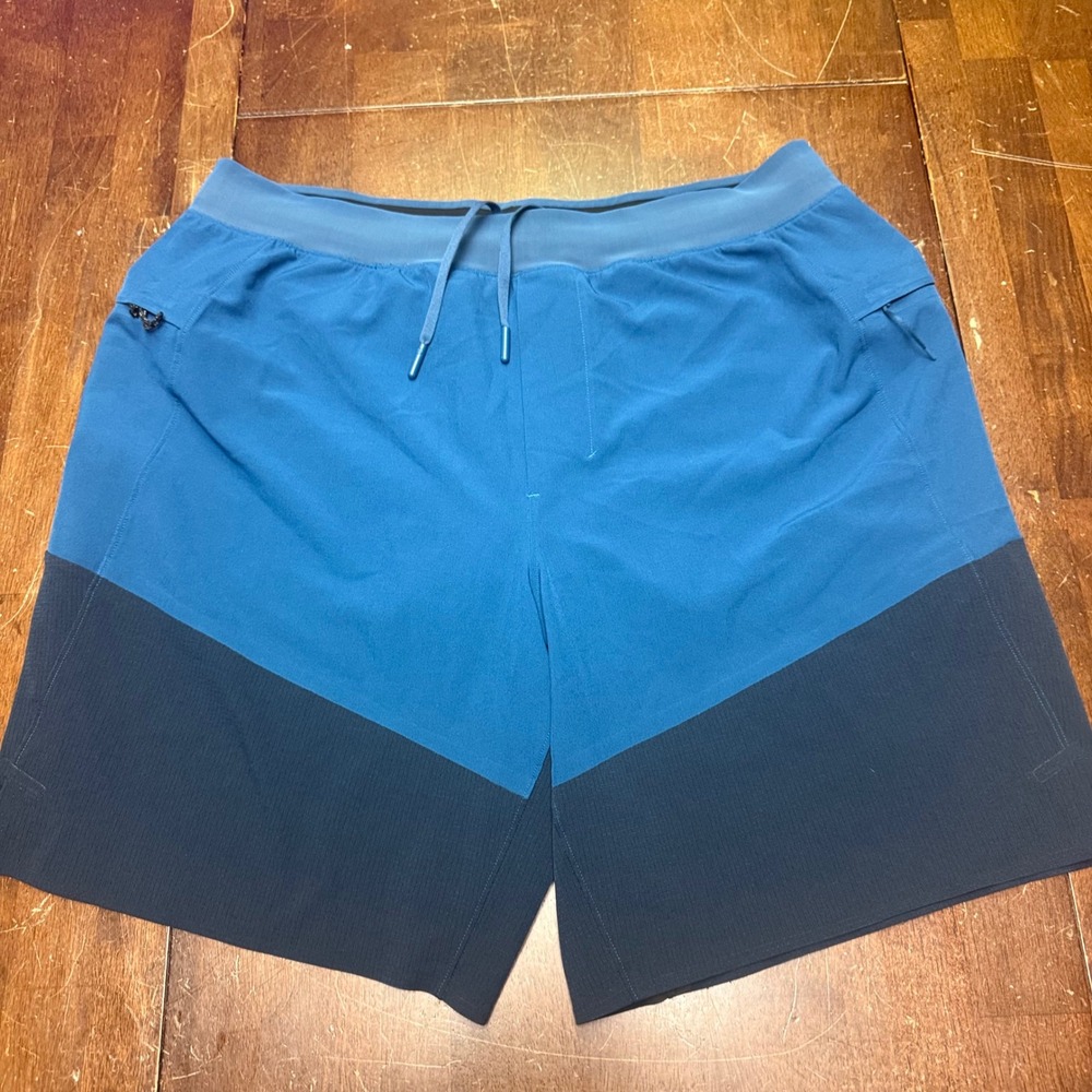 Lululemon Surge Shorts Mens L Blue Two Tone Lined Athletic M7ACWS
